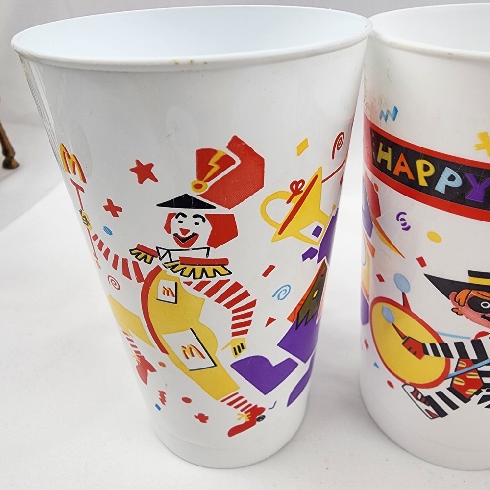 Lot of 4 Vintage Happy Birthday Ronald McDonald Plastic Cups 1984 Printed USA - Picture 2 of 9